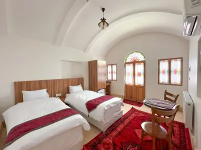 بومگردی عمارت ایرانی - واحد کمال الملک