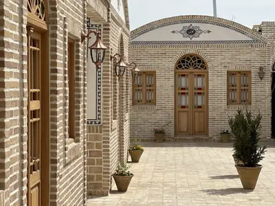 بومگردی عمارت ایرانی - واحد گلابتون