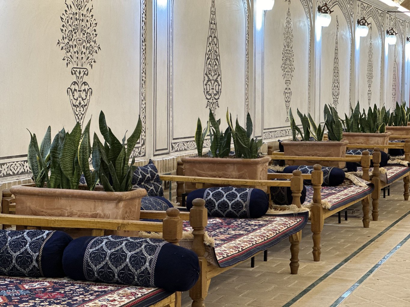 بوم گردی عمارت ایرانی - واحد سیلک