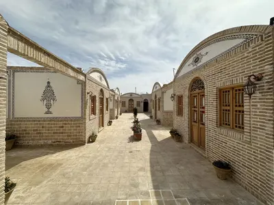 بومگردی عمارت ایرانی - واحد کمال الملک