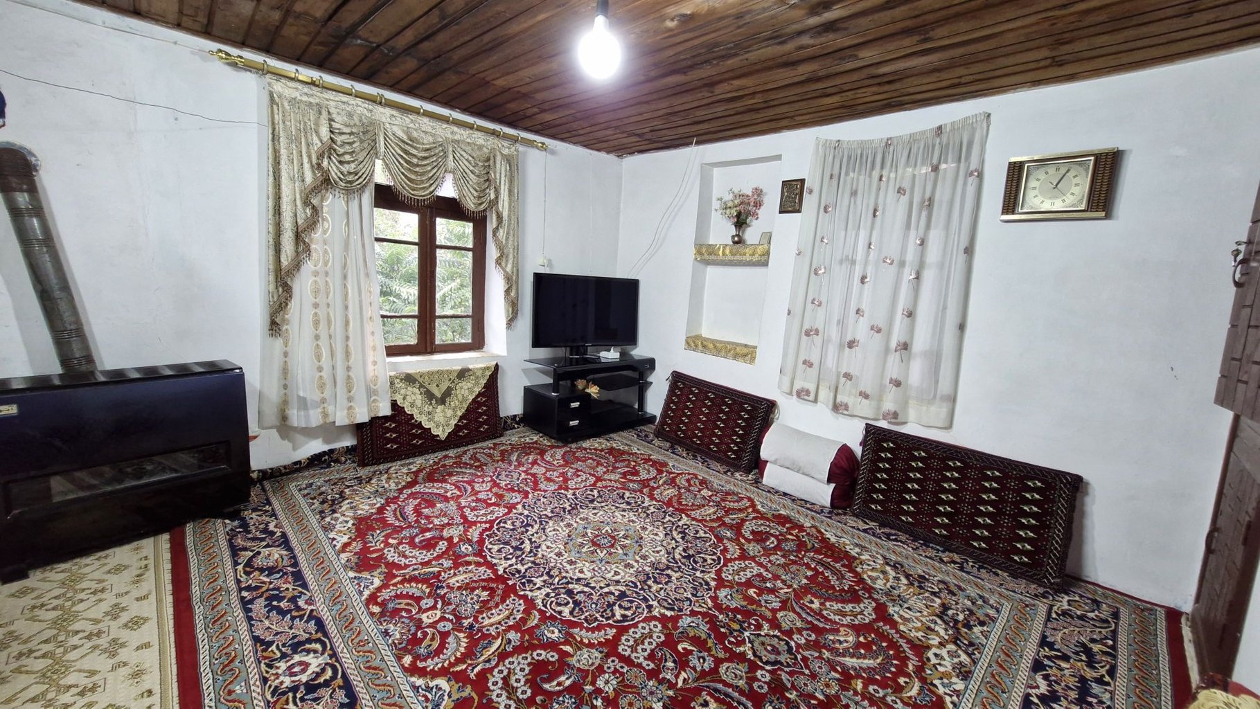 کلبه سه خوابه روستایی شیشارستان - اتاق