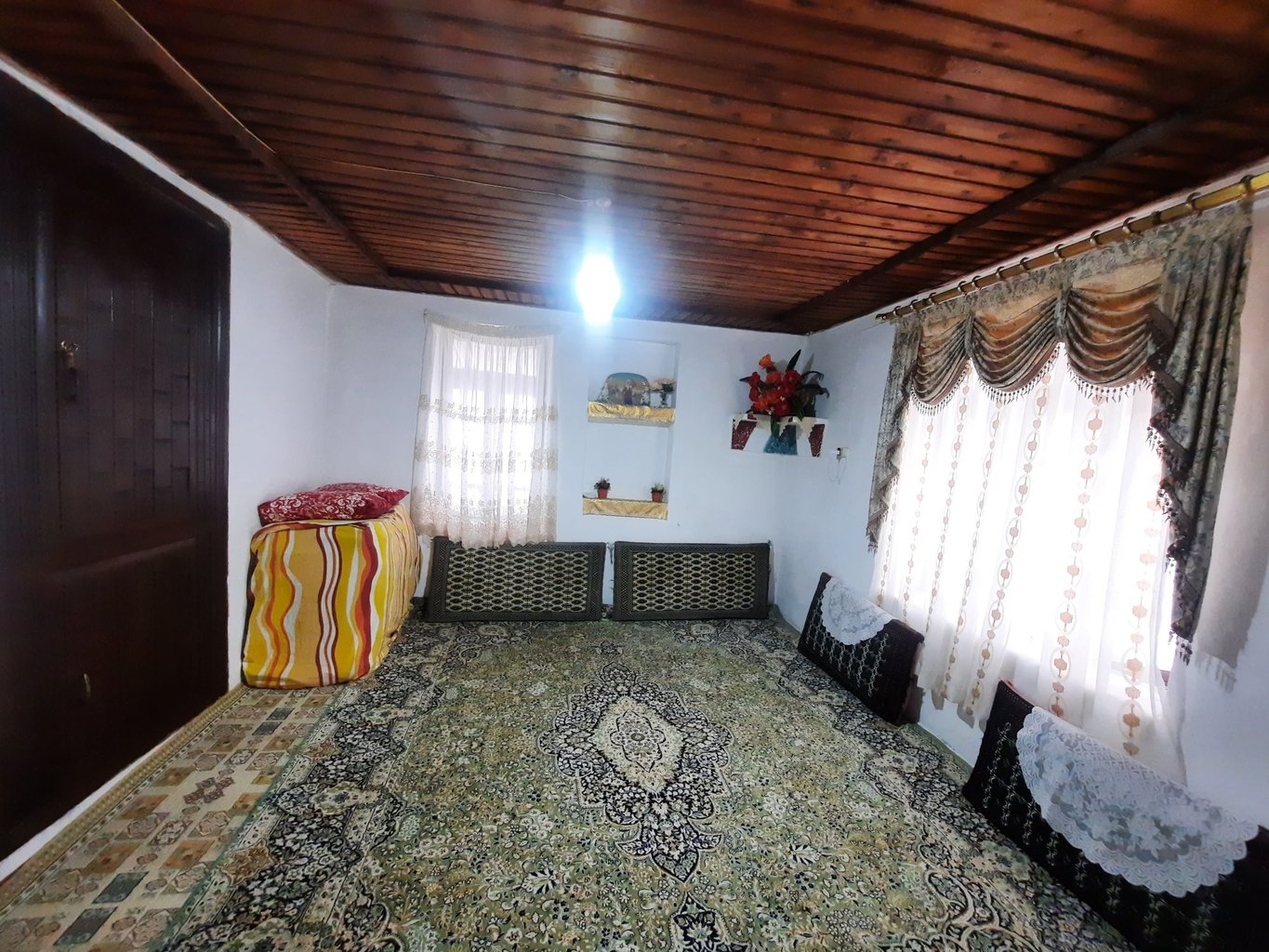 کلبه سه خوابه روستایی شیشارستان - اتاق