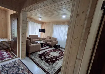 کلبه دوخوابه چوبی دادرس