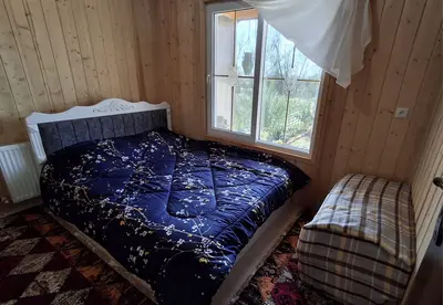 کلبه دوخوابه چوبی دادرس