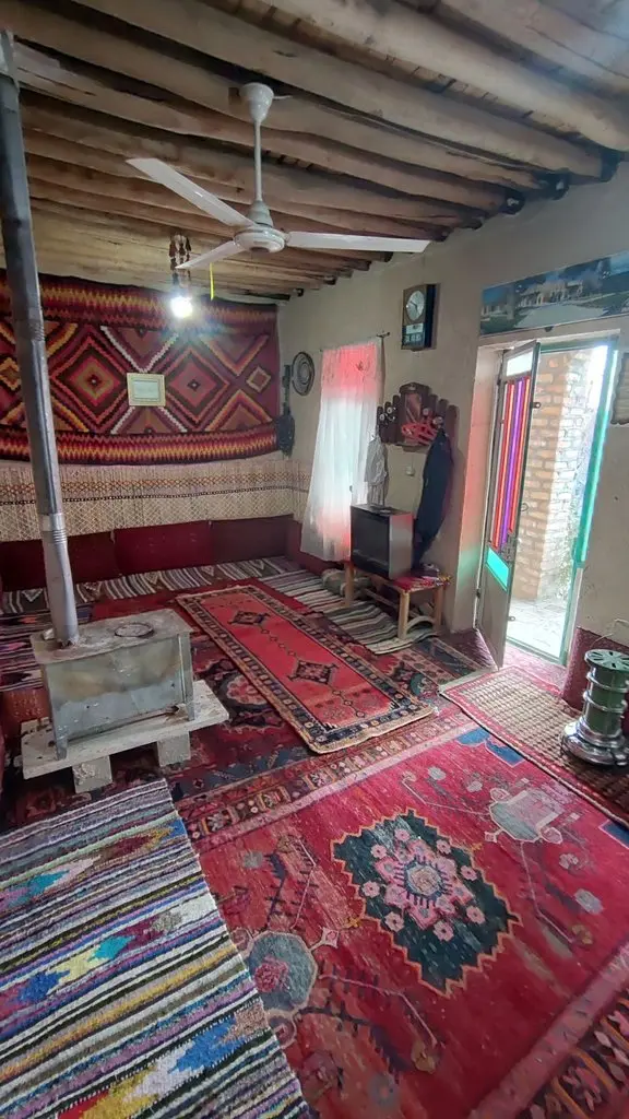 بوم گردی کرد - واحد خوش نشین