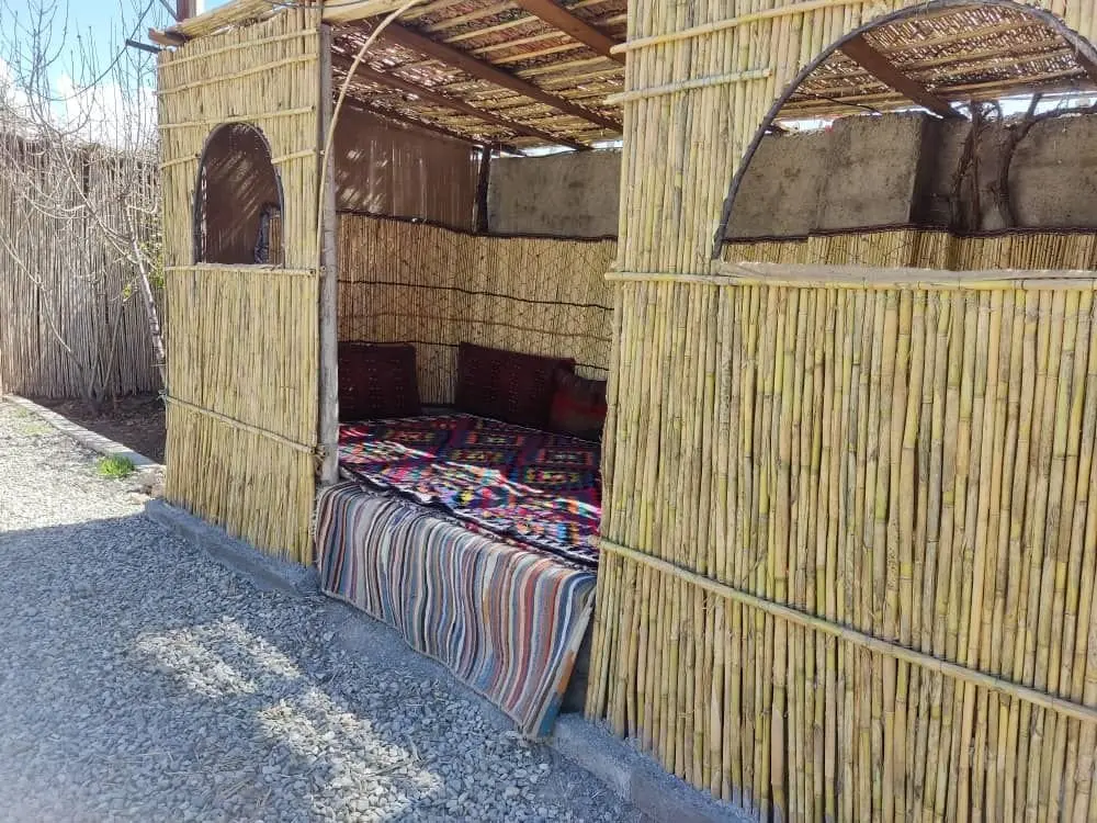 بوم گردی کرد - واحد کپر - نمای بیرونی