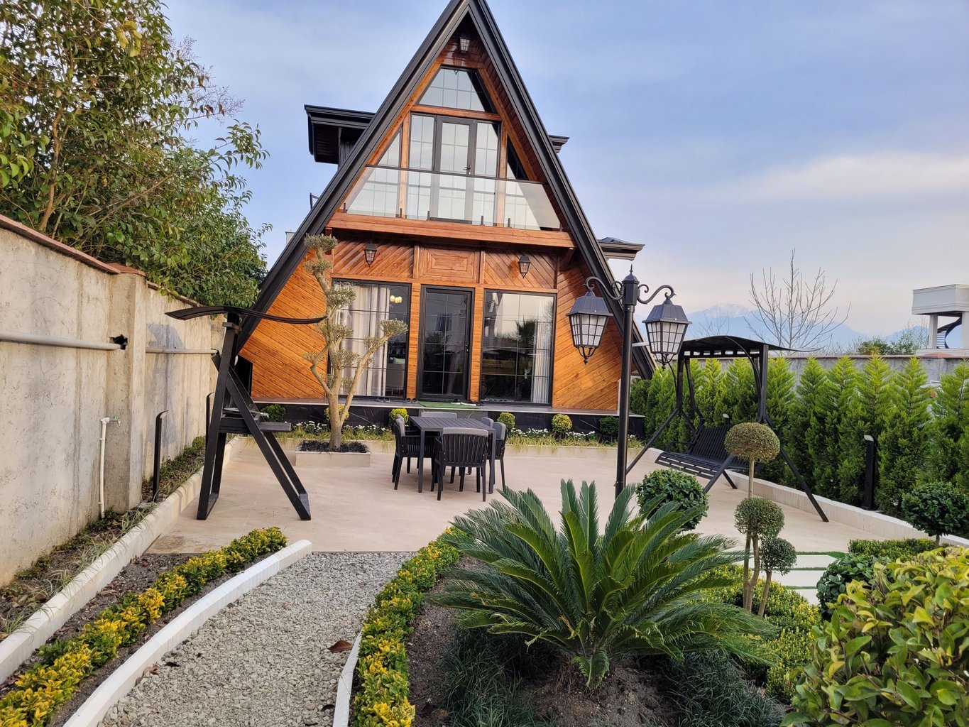 کلبه دوخوابه سوئیس هوم