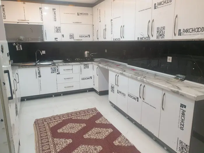 آپارتمان دوخوابه امیران ۱۰۶ - آشپزخانه با اجاق گاز رو میزی