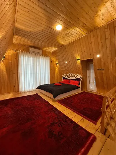 کلبه یک خوابه سوئیسی جنگلی کندو