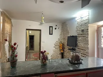 اقامتگاه سنتی ادیب سفاری - واحد ادیب