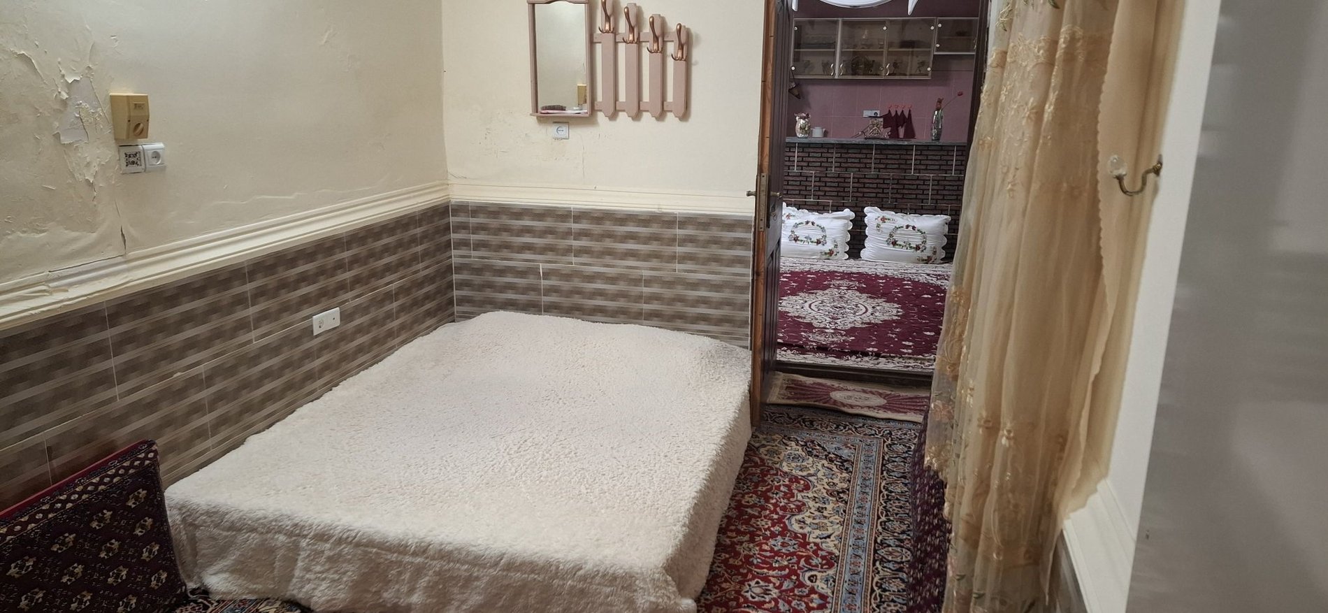 اقامتگاه سنتی ادیب سفاری - واحد ادیب