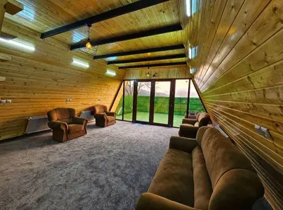 کلبه یک خوابه سوئیسی اغوز