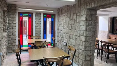 اقامتگاه سنتی دُنسه ریحان - واحد ریشِهر