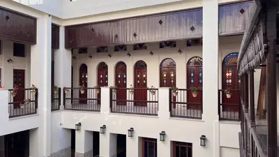 اقامتگاه سنتی دُنسه ریحان - واحد ریشِهر