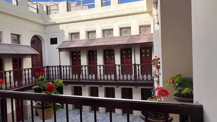 اقامتگاه سنتی دُنسه ریحان - واحد بِن مانِع