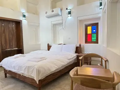 اقامتگاه سنتی دنسه ریحان - واحد بِن مانِع