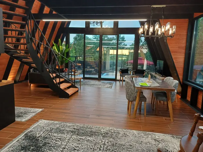 کلبه دوخوابه استخردار آبگرم دلاریس