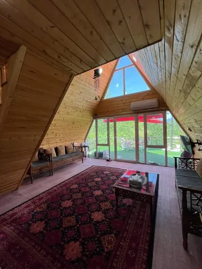 کلبه یک خوابه جنگلی سوئیسی وارش 1