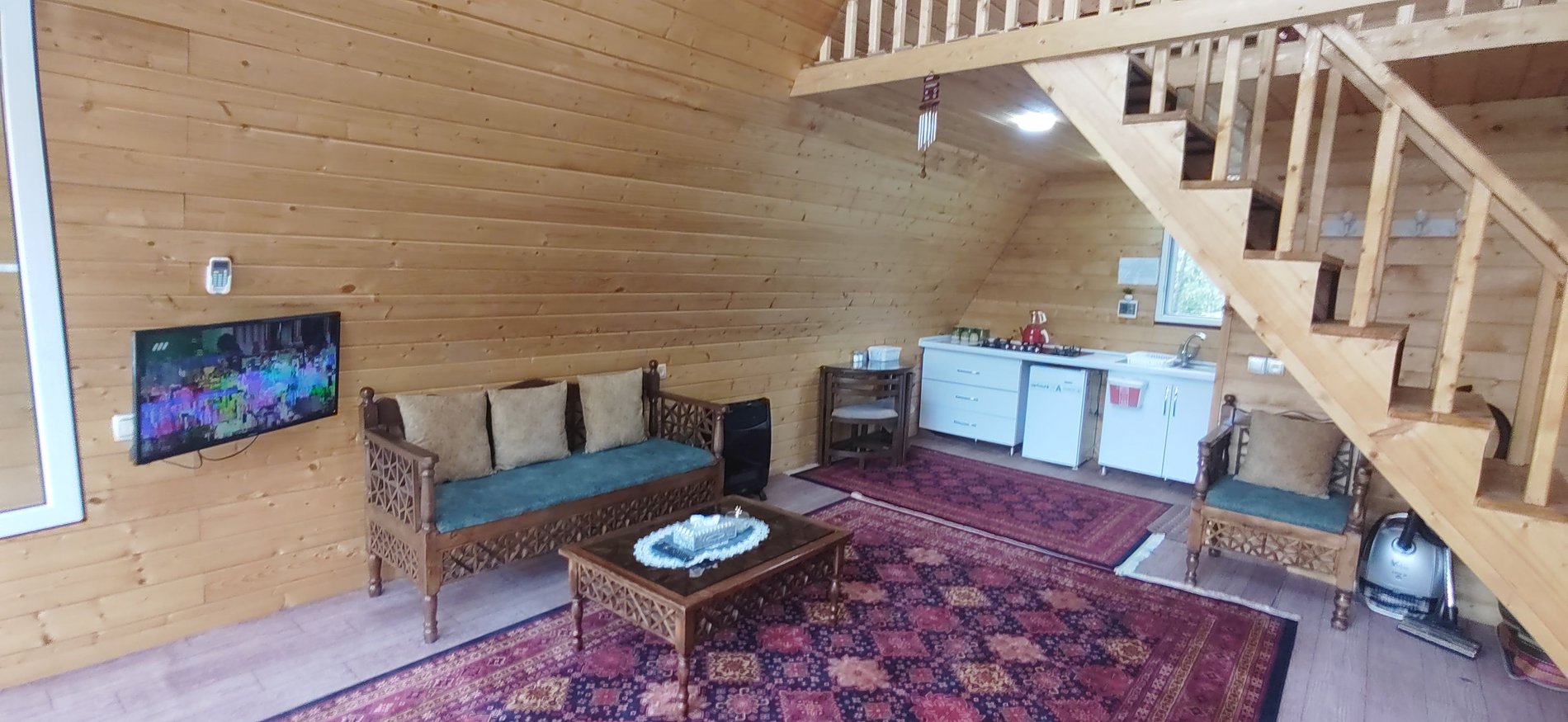 کلبه یک خوابه جنگلی سوئیسی وارش 1