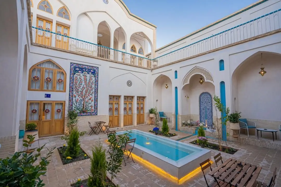 اقامتگاه سنتی سرای رزاس - واحد سرسایه