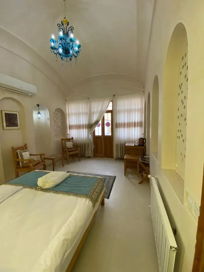 اقامتگاه سنتی سرای رزاس - واحد آسمانه