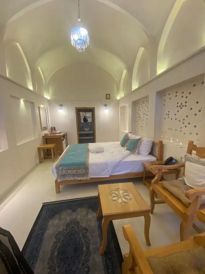 اقامتگاه سنتی سرای رزاس - واحد ایوان