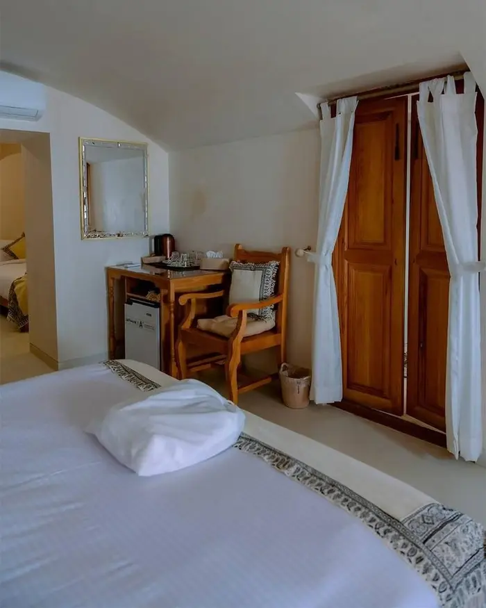 اقامتگاه سنتی سرای رزاس - واحد پرویس