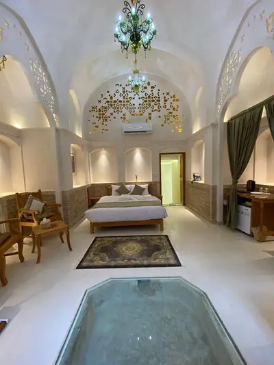 اقامتگاه سنتی سرای رزاس - واحد تالار