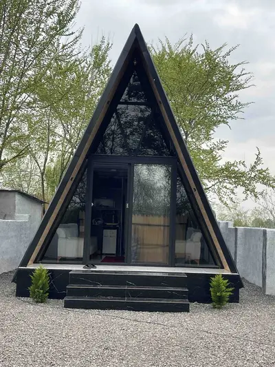 کلبه یک خوابه سوئیسی طالب