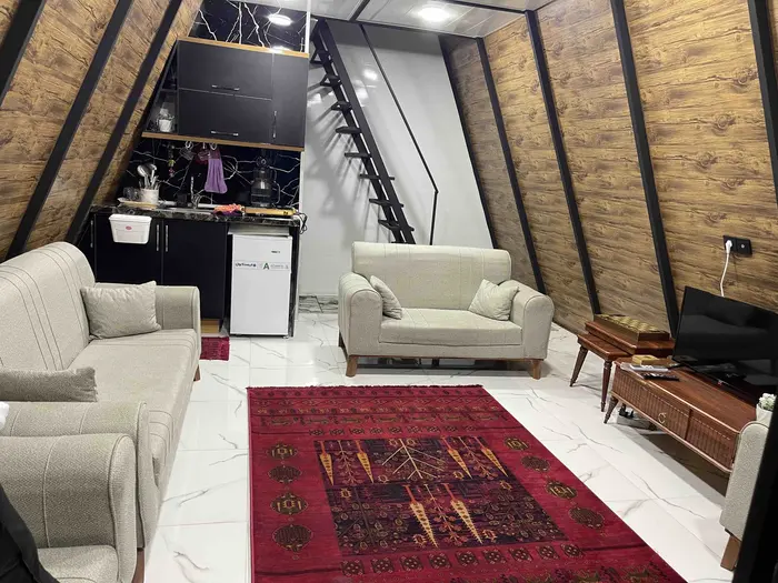 کلبه یک خوابه سوئیسی طالب - انتخاب عنوان تصویر