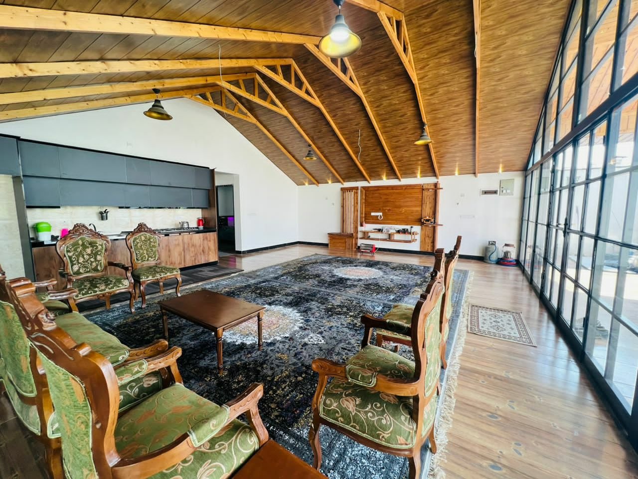 دوخوابه استخردار کاخ چوبی