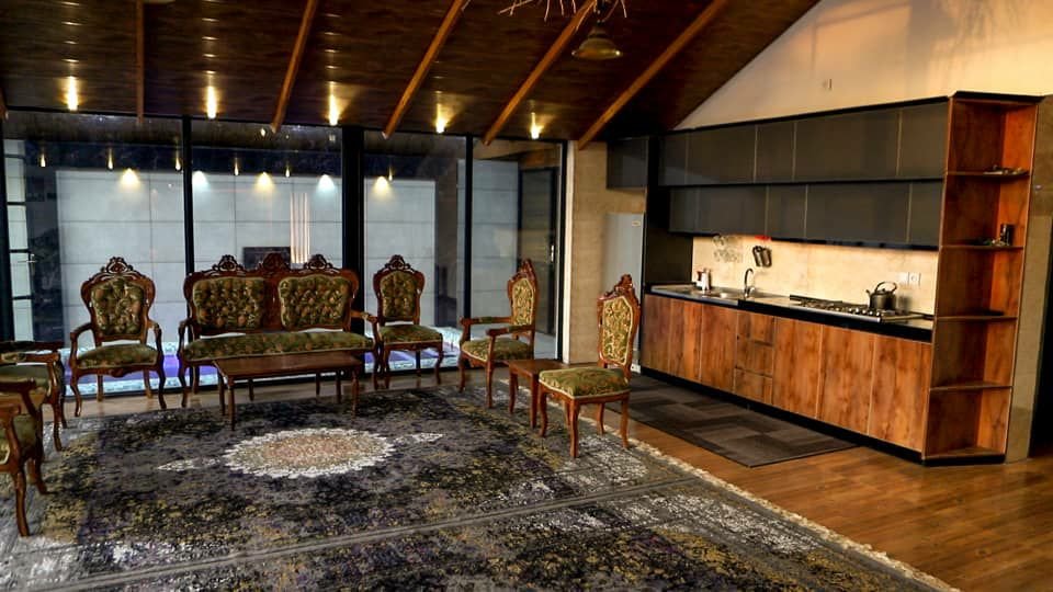 دوخوابه استخردار کاخ چوبی