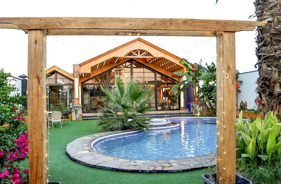 دوخوابه استخردار کاخ چوبی