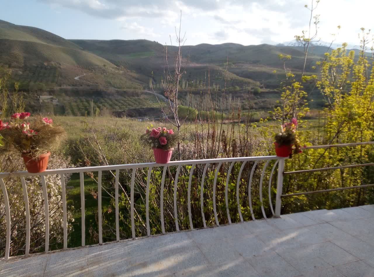 سوئیت دوخوابه روستایی گلدشت - بالکن بزرگ 