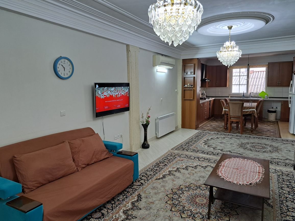 آپارتمان اقامتگاه یک خوابه نزدیک به دریا - نمای داخل ۲ (پذیرایی)