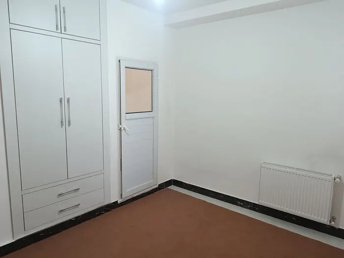 آپارتمان دوخوابه عزیزی 4