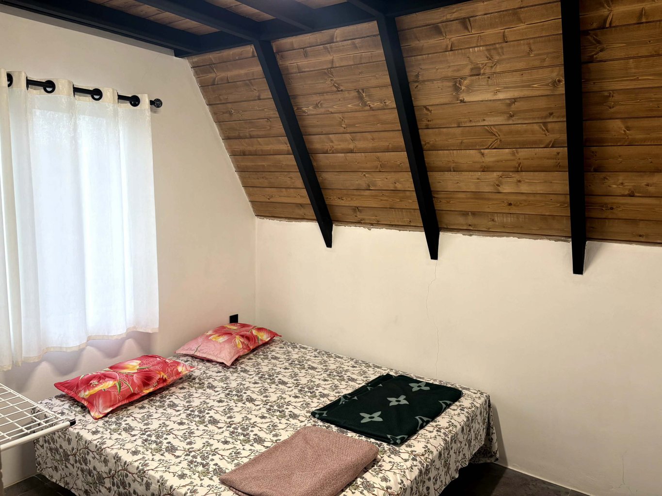 کلبه دوخوابه جکوزی دار وارین