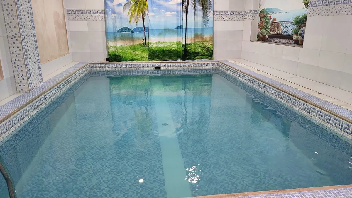 ویلا سه خوابه استخردار آبگرم چاه خاصه - استخر آبگرم سرپوشیده طبقه همکف 