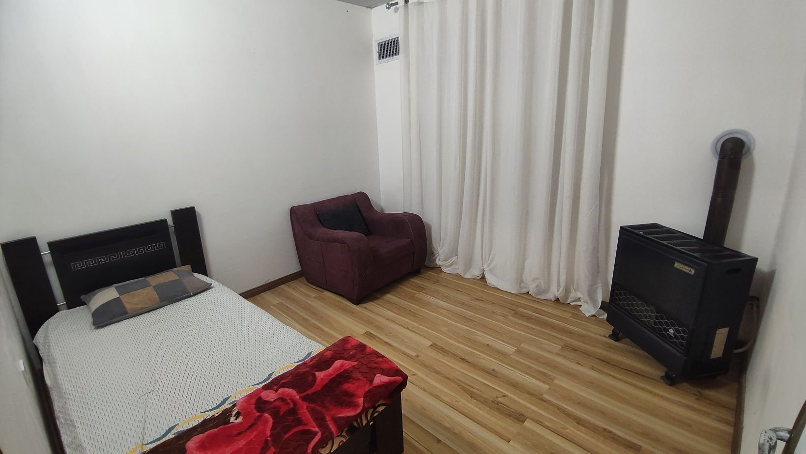 سه خوابه استخردار آبگرم چاه خاصه