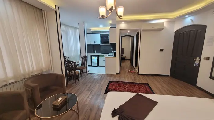 آپارتمان هتل آپارتمانگلسار، یک خوابه واحد 103