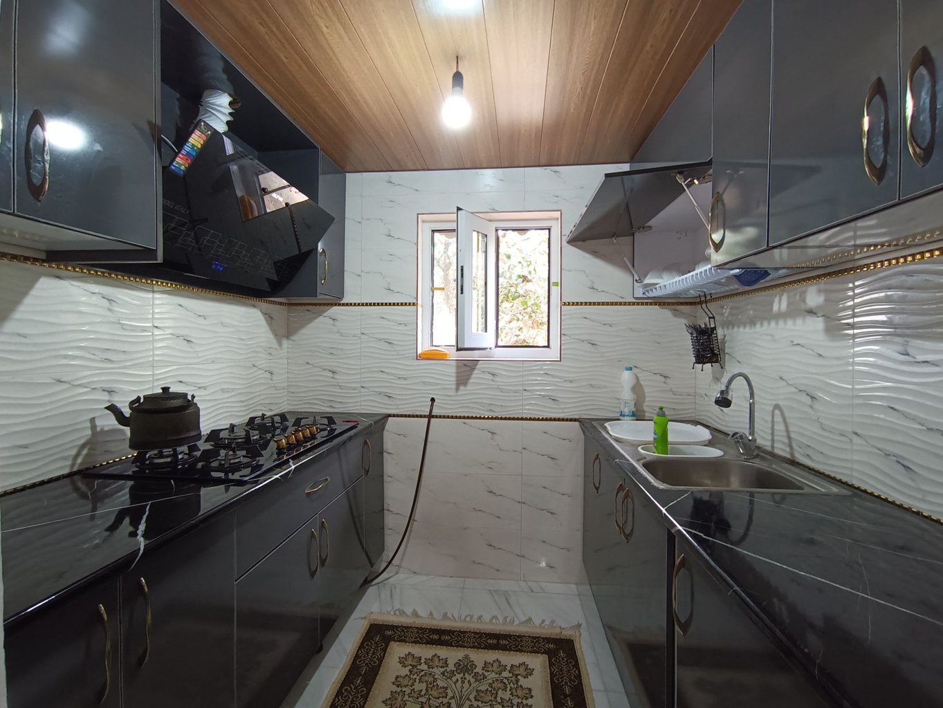 دوخوابه عمو بهزاد