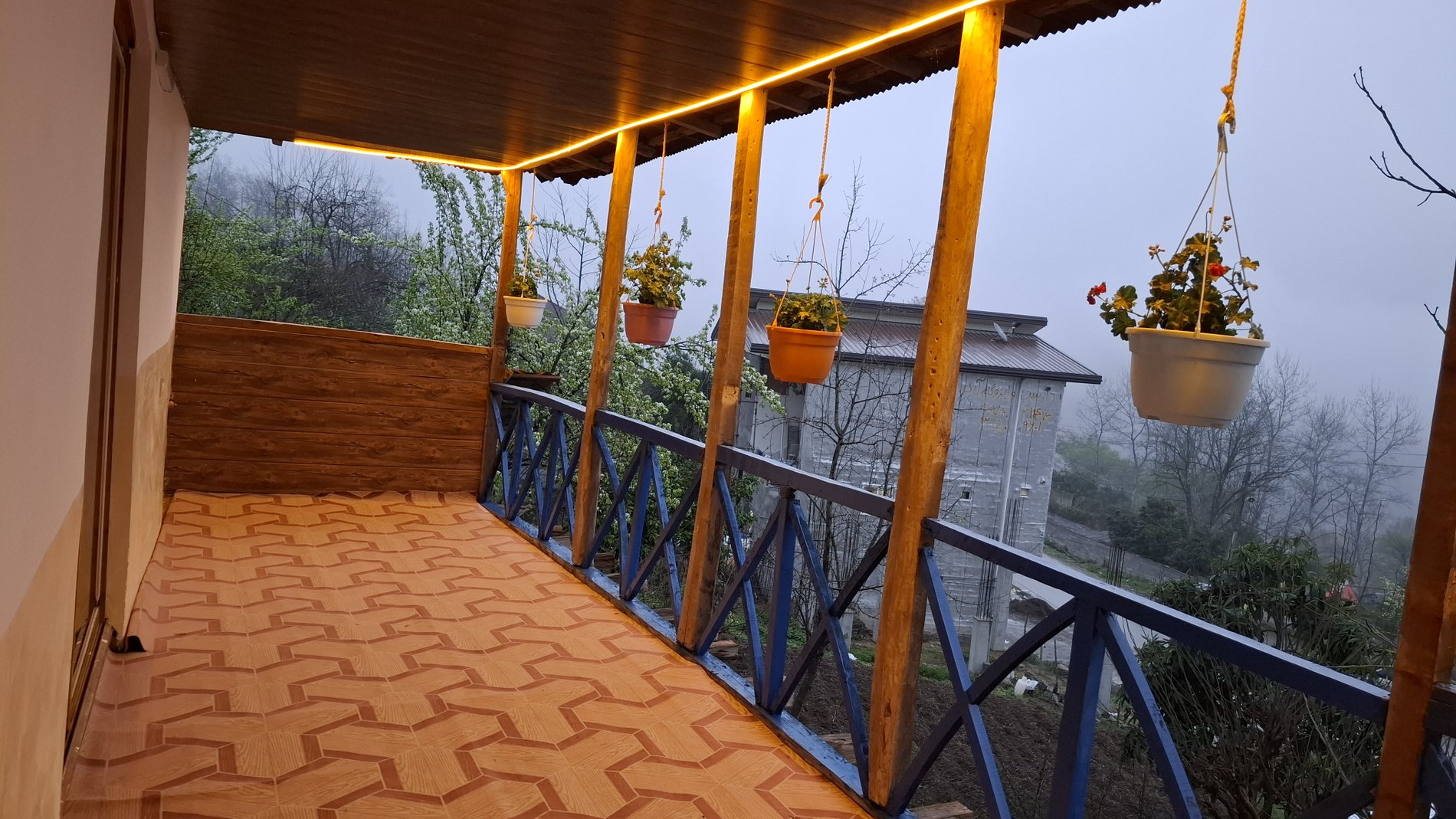 کلبه یک خوابه دوبلکس لفور