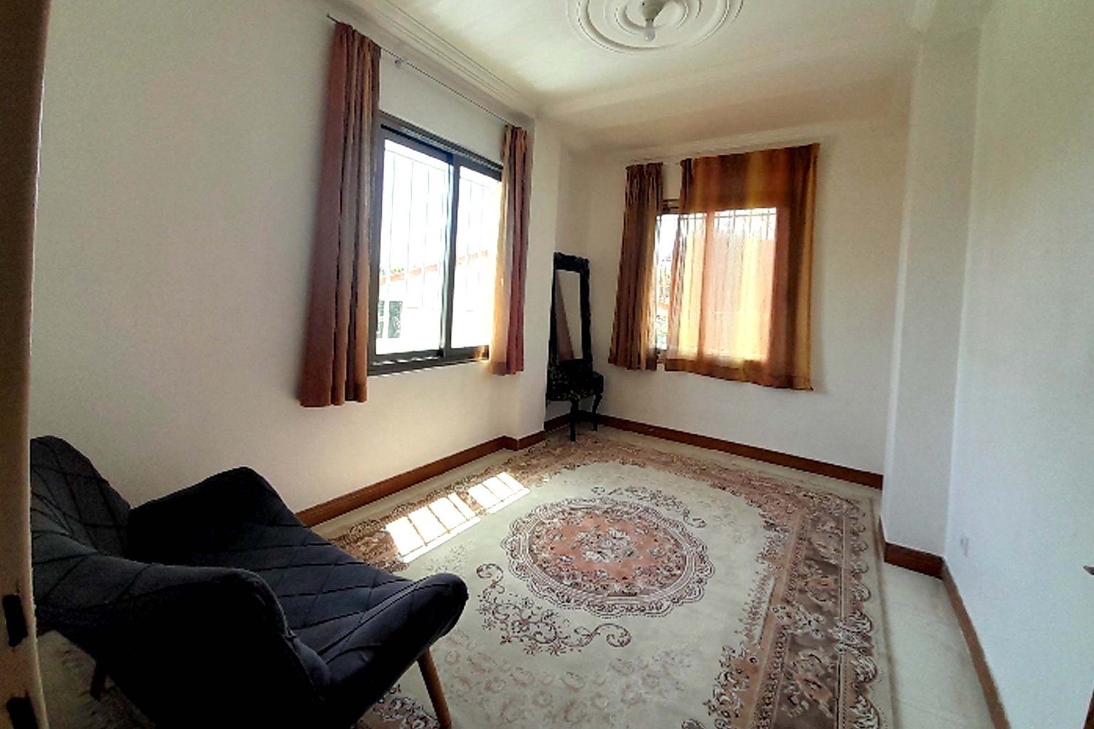 ویلا دوخوابه جنگلی آیلین