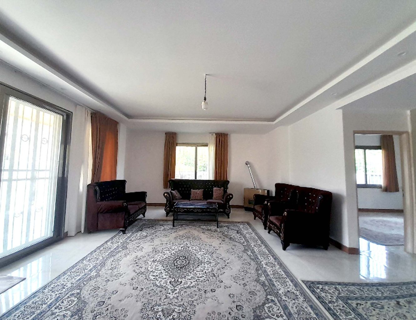 ویلا دوخوابه جنگلی آیلین - سالن و مبلمان