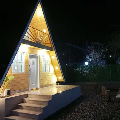 کلبه یک خوابه سوئیسی بهاری