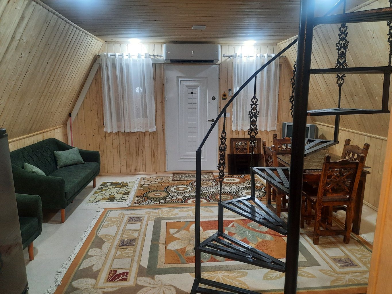 یک خوابه سوئیسی بهاری