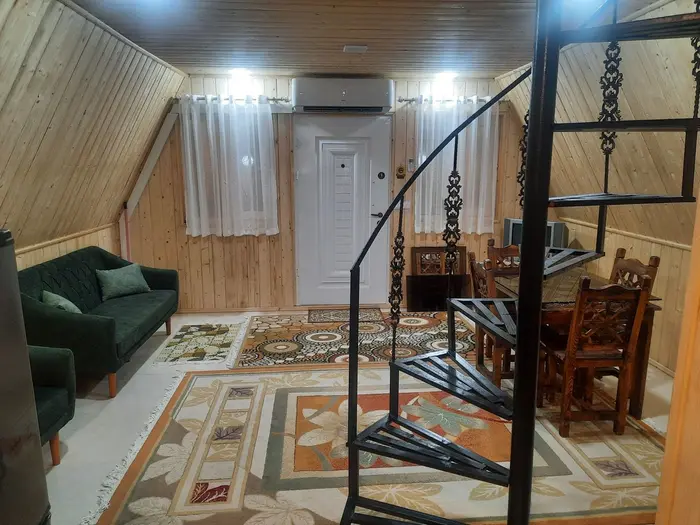 کلبه یک خوابه سوئیسی بهاری