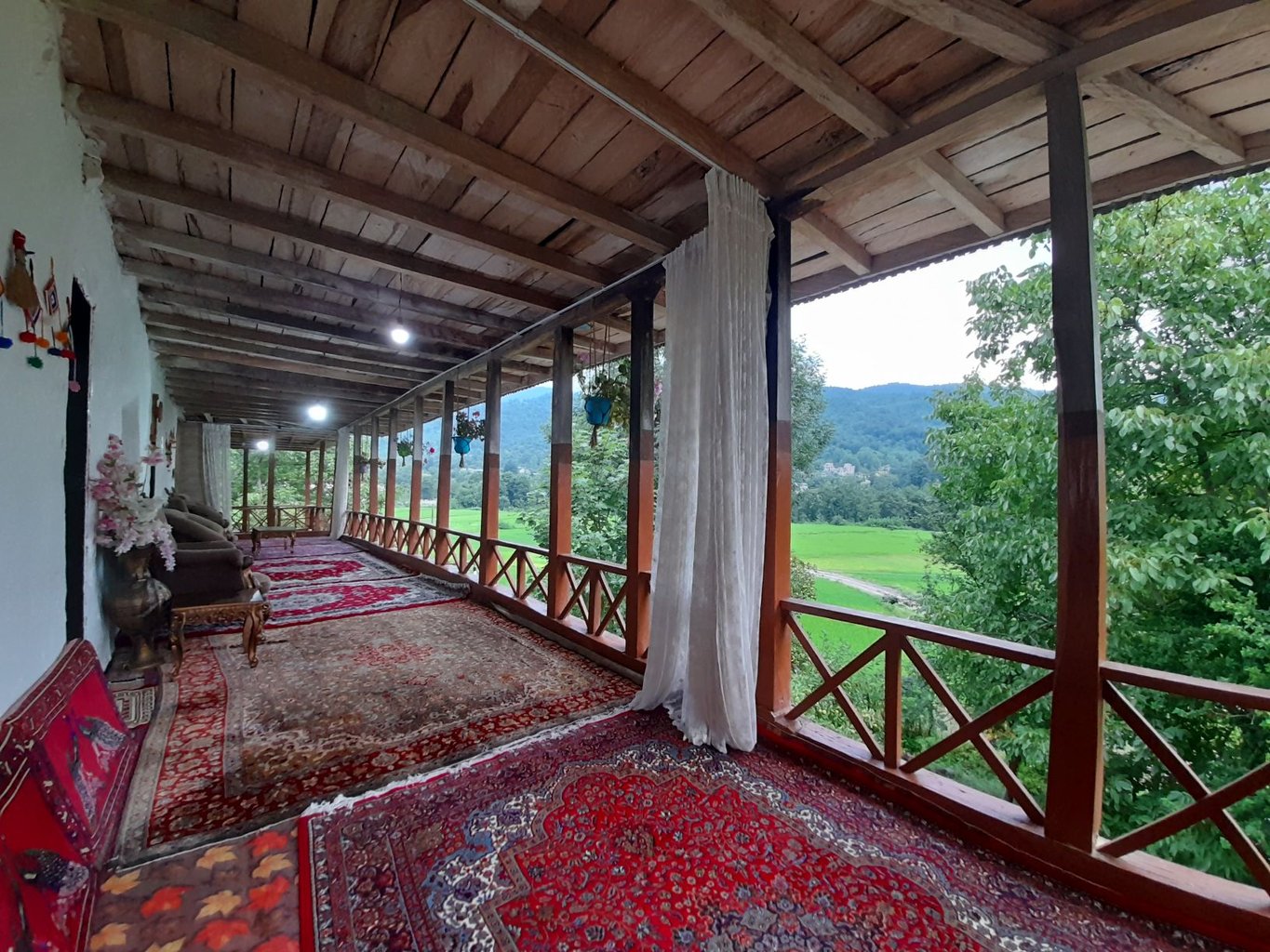 ویلا سه خوابه جنگلی منگه تاو