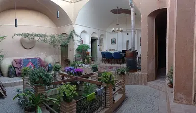 بومگردی خانه‌ مانَک - واحد سه دری