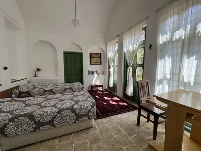 بومگردی خانه‌ مانَک - واحد سه دری